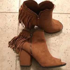 Women’s brown ankle booties. Worn 2 times.